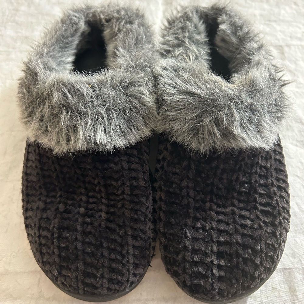 DEARFOAMS KNIT MEMORY FOAM CABLE KNIT CHENILLE CLOG/SLIPPERS WOMEN’S SIZE M7-8